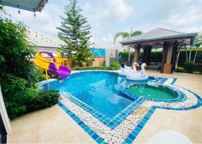 400 Sqm., 3 Beds, 2 Baths House listed for ฿ 6,500,000.