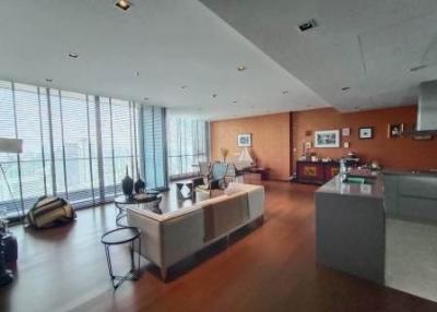 4 bedroom duplex condo for sale with tenant at Hyde Sukhumvit 13