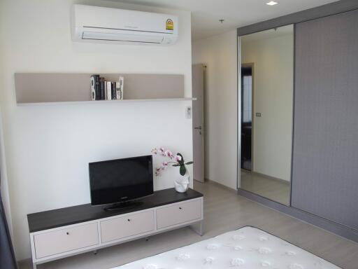 2 bedroom condo for sale with tenant at Rhythm Sukhumvit 36-38