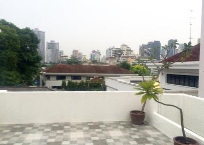 3 bedroom townhouse sale on Sukhumvit 31