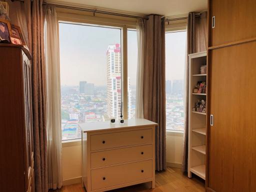 3 bedroom condo for sale at Watermark Chaophraya