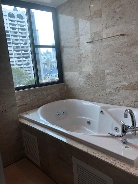 3 bedroom penthouse for sale at Baan Saraan