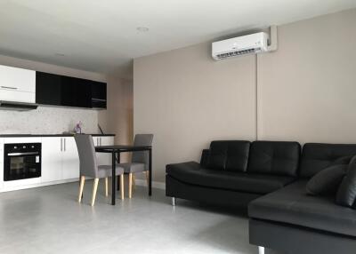 1 bedroom condo for sale at Sukhumvit Suite