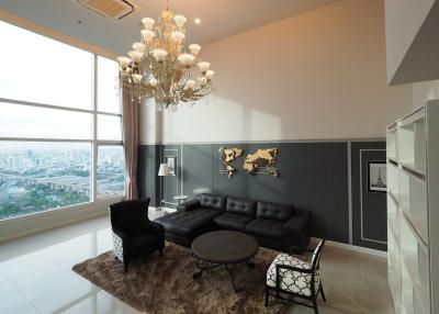 4 bedroom penthouse for rent at Circle Condominium