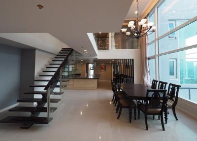 4 bedroom penthouse for rent at Circle Condominium