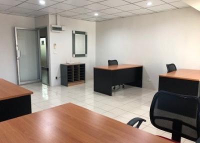 Office for rent at Sukhumvit Suite
