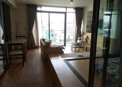 1 bedroom condo for rent at Siamese Surawong