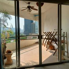 3 bedroom condo for sale and rent at Moon Tower