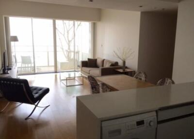 2 bedroom condo for sale with tenant at The Met
