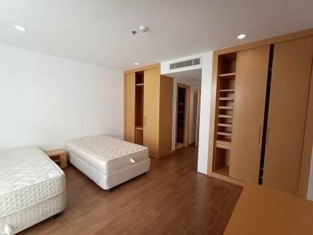 3 bedroom apartment for rent at Ekkamai Gardens