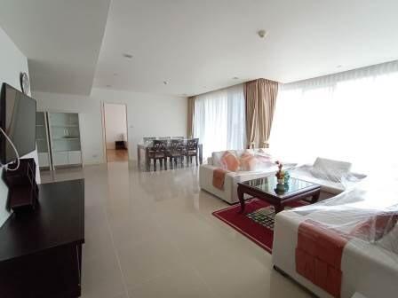 3 bedroom condo for sale with tenant at Fullerton Sukhumvit