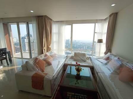 3 bedroom condo for sale with tenant at Fullerton Sukhumvit