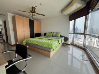 Sukhumvit Suite 1 bedroom condo for sale