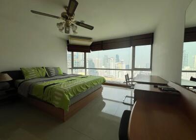 Sukhumvit Suite 1 bedroom condo for sale