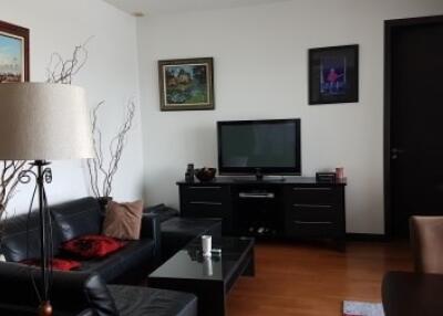 Two bedroom condo for rent and sale at The Loft Yennakart