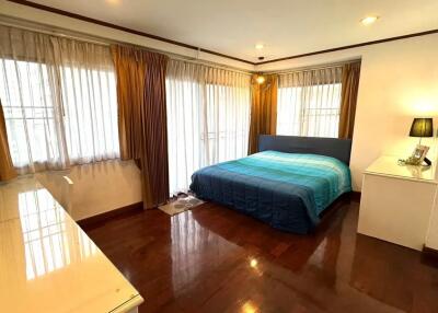 1 bedroom condo for rent at Saranjai Mansion