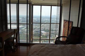 1 bedroom duplex condo for rent at The Emporio Place