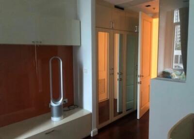 2 bedroom condo at Athenee Residence for sale