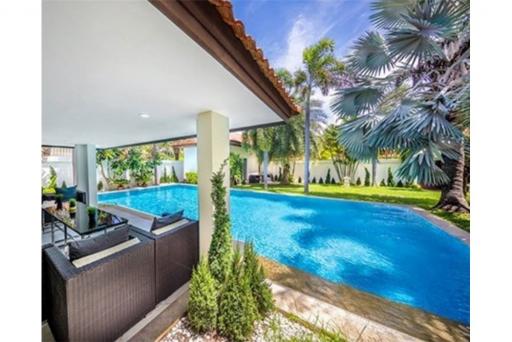 856 Sqm., 12 Beds, 10 Baths Townhouse listed for ฿ 58,000,000.