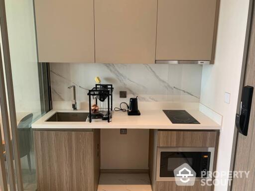 1-BR Condo at Rhythm Ekkamai Estate near BTS Thong Lor