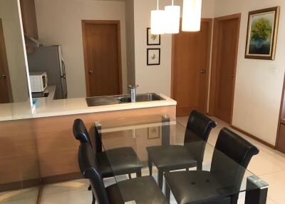 1 bed Condo in The Emporio Place Khlongtan Sub District C020460