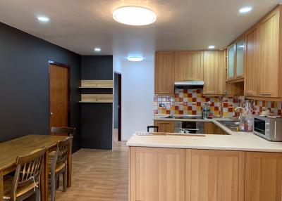 3 bed Condo in Premier Place Suanluang District C018065