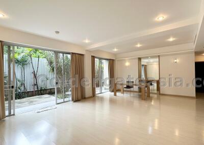 Spacious 2-Bedrooms with private terrace - Asok BTS