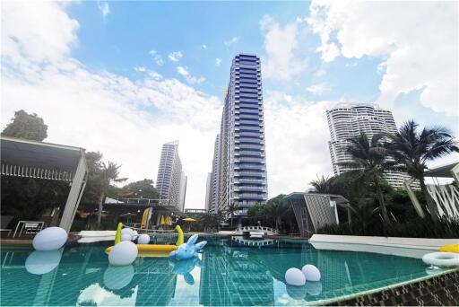 32 Sqm., 1 Bed, 1 Bath Condo listed for ฿ 2,550,000.