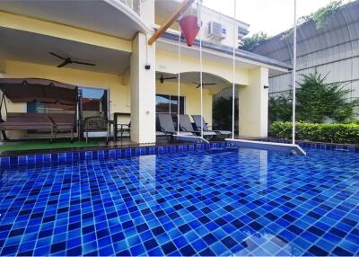 330 Sqm., 7 Beds, 8 Baths Townhouse listed for ฿ 9,900,000.