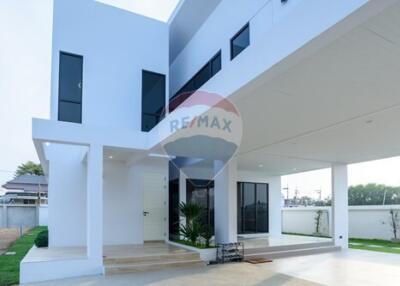 334 Sqm., 3 Beds, 4 Baths Townhouse listed for ฿ 12,890,000.