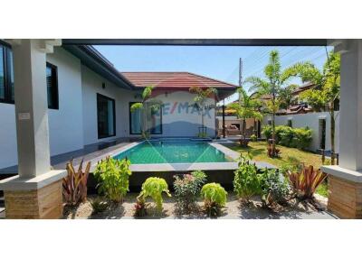 Pool Villa at Baramee Village