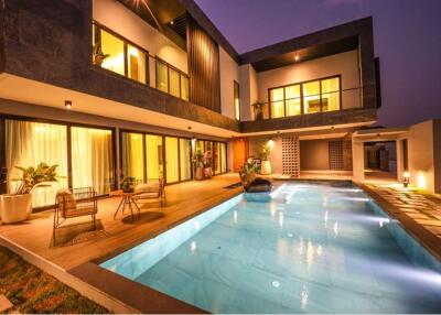 511 Sqm., 4 Beds, 5 Baths Townhouse listed for ฿ 17,900,000.