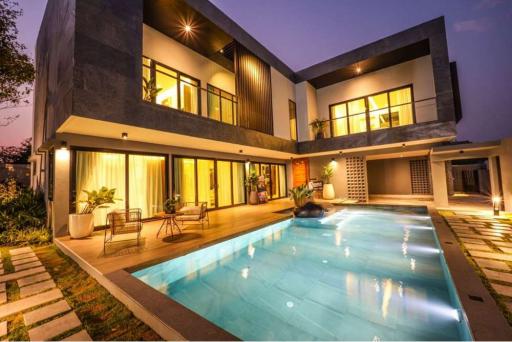 511 Sqm., 4 Beds, 5 Baths House listed for ฿ 17,900,000.