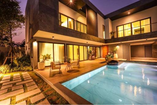 511 Sqm., 4 Beds, 5 Baths House listed for ฿ 17,900,000.
