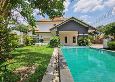 440 Sqm., 4 Beds, 4 Baths House listed for ฿ 9,500,000.