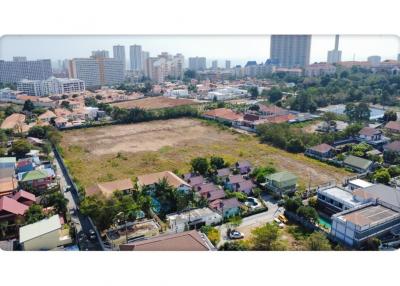 19,520 Sqm., 1 Bed, 1 Bath Land listed for ฿ 427,000,000.