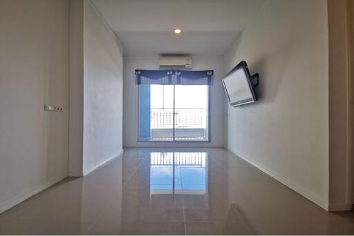 32 Sqm., 1 Bed, 1 Bath Condo listed for ฿ 2,100,000.