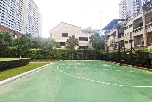 32 Sqm., 1 Bed, 1 Bath Condo listed for ฿ 2,100,000.