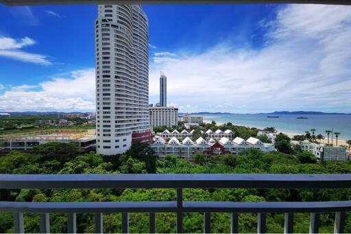 32 Sqm., 1 Bed, 1 Bath Condo listed for ฿ 2,100,000.