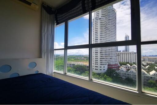 32 Sqm., 1 Bed, 1 Bath Condo listed for ฿ 2,100,000.