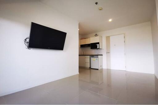 32 Sqm., 1 Bed, 1 Bath Condo listed for ฿ 2,100,000.