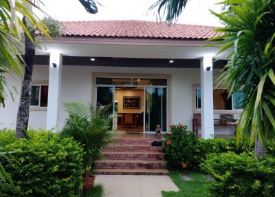 Attractive 3 bedroom pool villa - price 8,600,000 THB