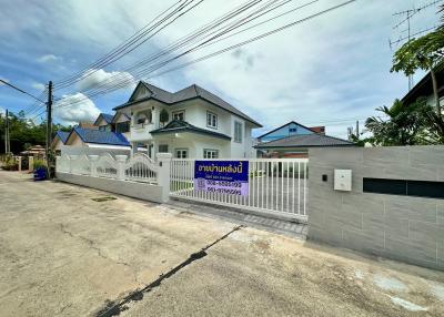 Beautiful house, completely renovated, move in readay in Phongpaiboon Village. Near Central