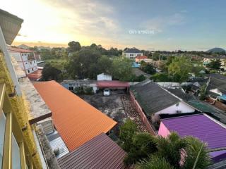 building for sale, corner plot, next to Sri Racha-Nong Yai Bu Road, Sri Racha, Chonburi.