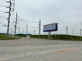 Offering a large plot of land, 50 rai, road front, Nong Suea Chang Subdistrict, Nong Yai, Chonburi,