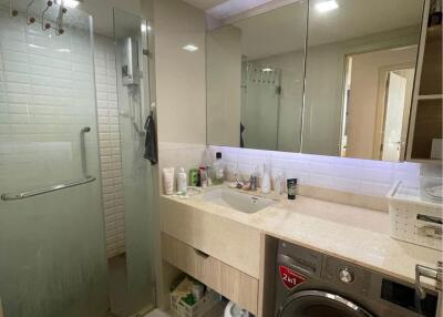 Moniiq Sukhumvit 64 near BTS Bang Chak Stylish Modern 2-Bedroom 1-Bathroom Condo for Rent