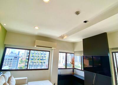 2-BR Condo at Sukhumvit House Condominium near MRT Sukhumvit