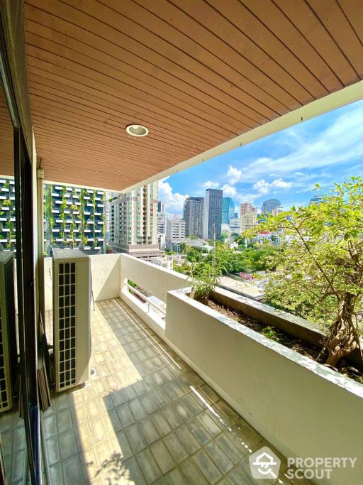 2-BR Condo at Sukhumvit House Condominium near MRT Sukhumvit