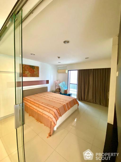 2-BR Condo at Sukhumvit House Condominium near MRT Sukhumvit