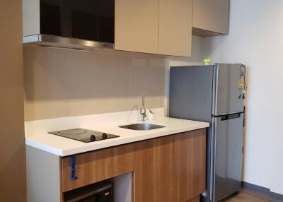 1-BR Condo at Rhythm Sathorn near BTS Saphan Taksin